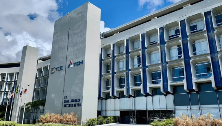 tcm-indefere-pedido-contra-merenda-escolar-em-ilheus;-prefeito-move-queixa-crime-contra-vereador