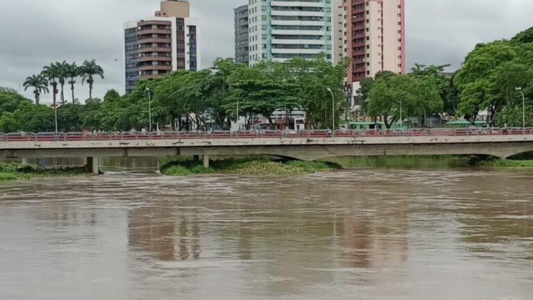 bahia-tem-alerta-de-chuvas-em-126-cidades-nesta-terca;-reconcavo,-sul-e-rms-estao-em-lista