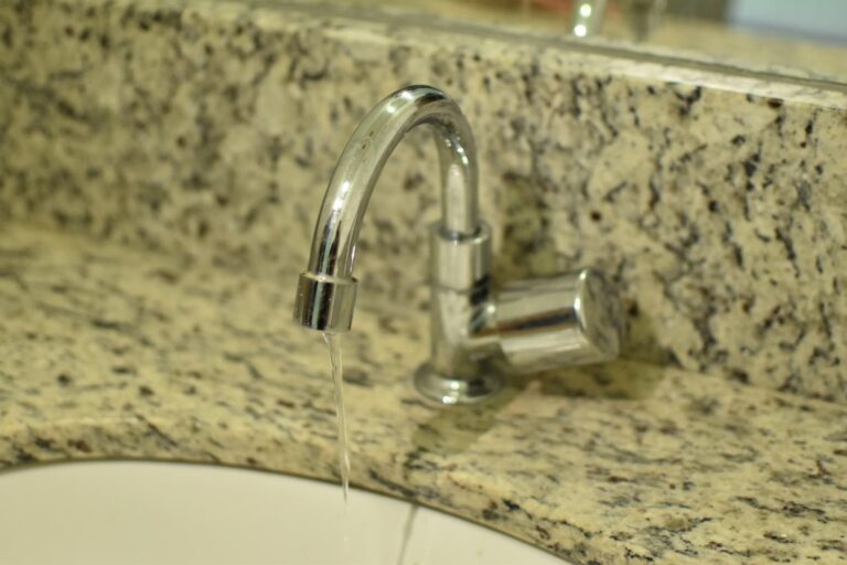 abastecimento-de-agua-sera-reduzido-no-interior-para-obras-da-embasa-nesta-terca;-veja-cidades-afetadas