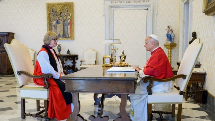 arcebispa-sarah-mullally-e-papa-leao-xiv-se-reunem-no-vaticano-em-encontro-historico