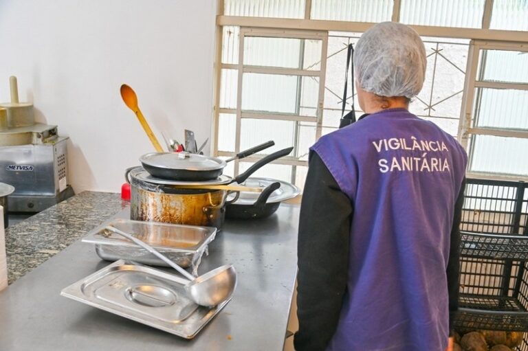 cerca-de-90-estudantes-passam-mal-apos-refeicao-em-restaurante-da-ufba-em-conquista