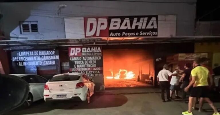 incendio-em-oficina-mecanica-no-centro-de-paulo-afonso-destroi-veiculos-e-deixa-empresario-ferido