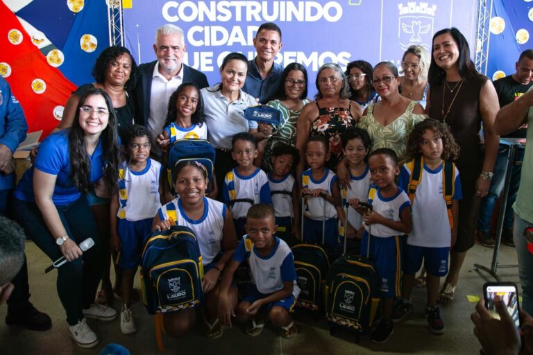 prefeitura-de-lauro-de-freitas-anuncia-reajuste-no-piso-dos-professores-e-novo-fardamento-aos-estudantes-do-ensino-municipal