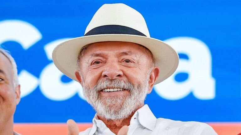 lula-defende-restricao-de-ia-nas-eleicoes-e-diz-que-campanhas-precisam-ser-feitas-por-candidatos-“de-carne-e-osso”
