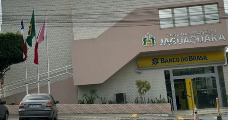 tcm-manda-suspender-licitacao-de-quase-r$-1-milhao-para-compra-de-fardamentos-em-jaguaquara