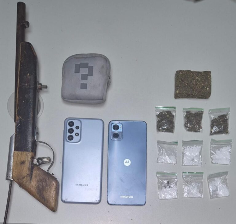 tres-suspeitos-sao-presos-por-trafico,-posse-ilegal-de-arma-e-moto-adulterada-em-camacari