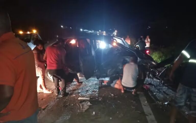 acidente-entre-3-carros-na-ba-101-deixa-1-morto-e-5-feridos-no-reconcavo