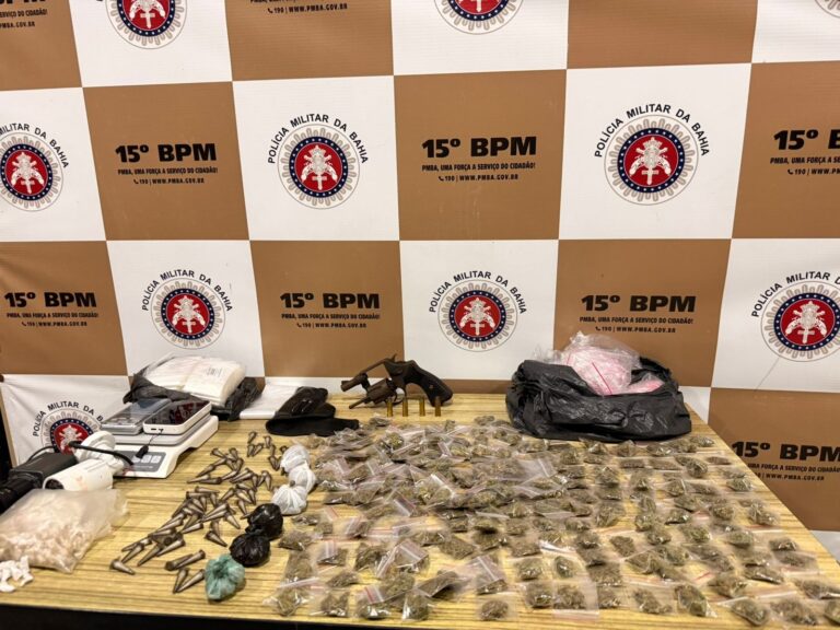 pm-apreende-arma,-drogas-e-cameras-clandestinas-durante-acao-em-itabuna