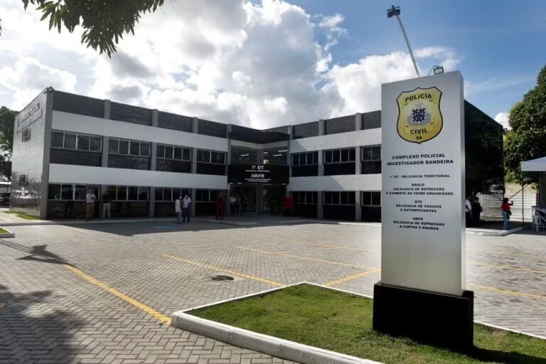dono-de-oficina-e-morto-dentro-de-casa-apos-invasao-de-condominio-em-feira-de-santana