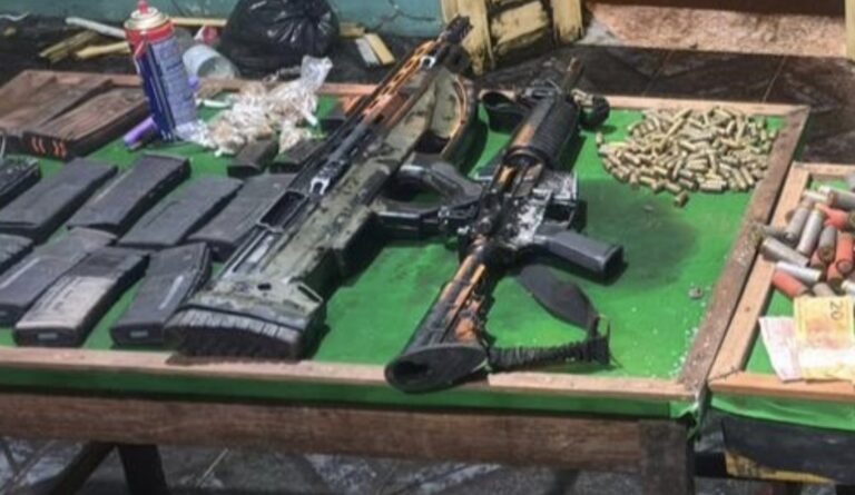 pm-apreende-fuzil-556,-espingarda-calibre-12-e-mais-de-1.300-municoes-em-maragogipe