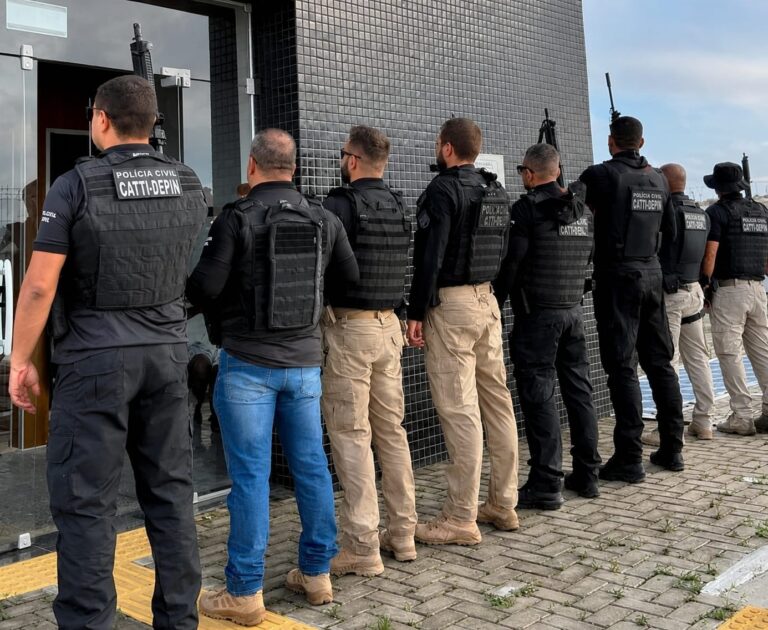 operacao-cumpre-oito-mandados-e-prende-suspeitos-por-homicidio-em-serrinha-e-feira-de-santana