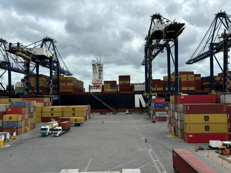 com-queda-no-refino-e-recuo-nos-eua,-exportacoes-da-bahia-caem-6,1%-em-maio-e-tem-pior-resultado-do-ano