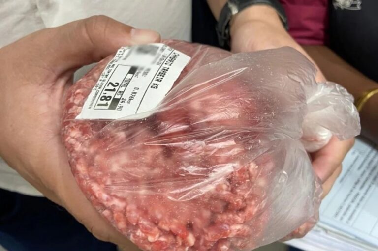 supermercado-em-feira-e-autuado-por-moer-carne-fora-da-presenca-do-cliente