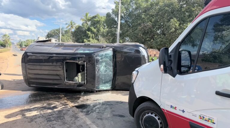 acidente-entre-dois-carros-deixa-feridos-em-trecho-da-ba-160-no-oeste-baiano