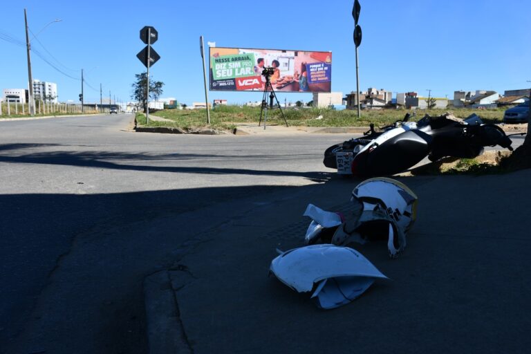 motociclista-morre-apos-colisao-com-carro-em-avenida-de-cidade-baiana