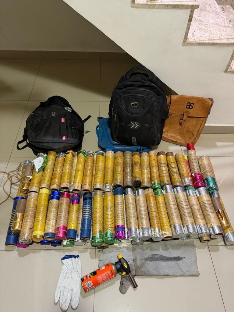 pm-apreende-78-espadas-e-conduz-quatro-pessoas-durante-operacao-em-santo-estevao