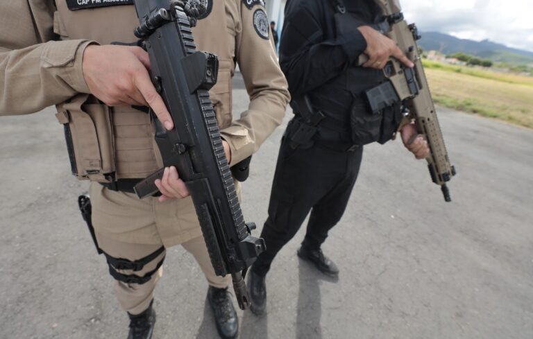 acusada-de-ser-mandante-de-homicidio-e-tentativa-de-homicidio-e-presa-em-caravelas