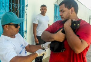 Prefeitura de Alcobaça amplia vacinação animal com ação voltada para cães e gatos nas microáreas 04 e 05 10 WhatsApp Image 2026 05 16 at 09.52.34 1