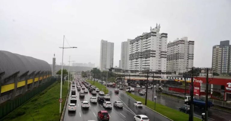 inmet-coloca-salvador-e-mais-24-cidades-da-bahia-sob-alerta-de-chuvas-intensas