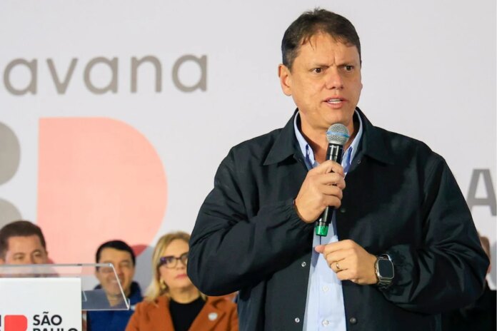 deputado-do-pt-leva-multa-por-retratar-tarcisio-como-chucky