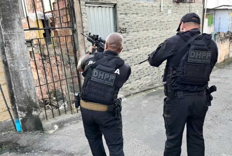 policia-prende-suspeito-de-homicidio-e-desvenda-ligacao-com-serie-de-assassinatos-em-feira-de-santana