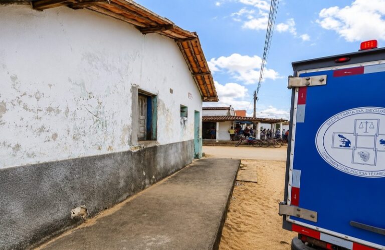 homem-de-77-anos-e-assassinado-com-diversos-tiros-dentro-da-propria-casa