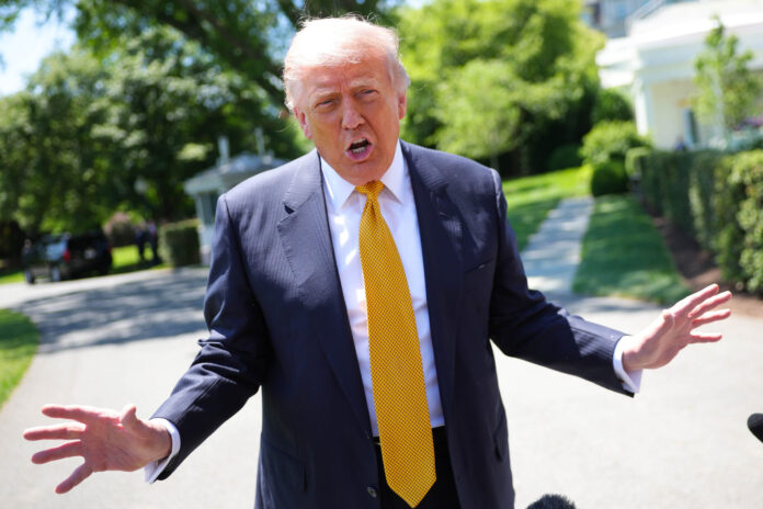 trump-promete-responder-ao-ira-com-forca-apos-ataque-a-navio-dos-eua