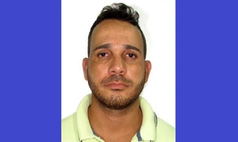 suspeito-usa-ia-para-fingir-medico-em-teixeira-de-freitas;-indiciado-esta-foragido