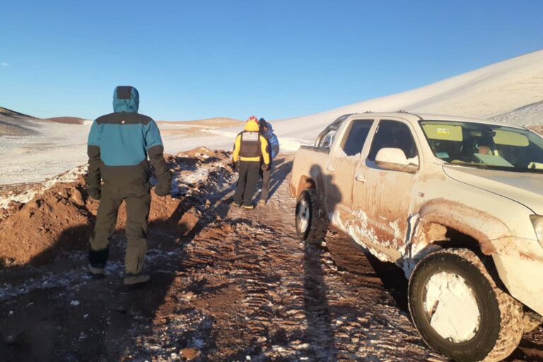 mais-de-100-turistas-ficam-ilhados-pela-nevasca-na-argentina