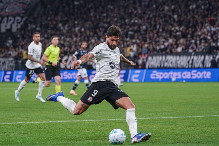 corinthians-busca-manter-tabu-diante-do-athletico-pr;-confira-as-odds