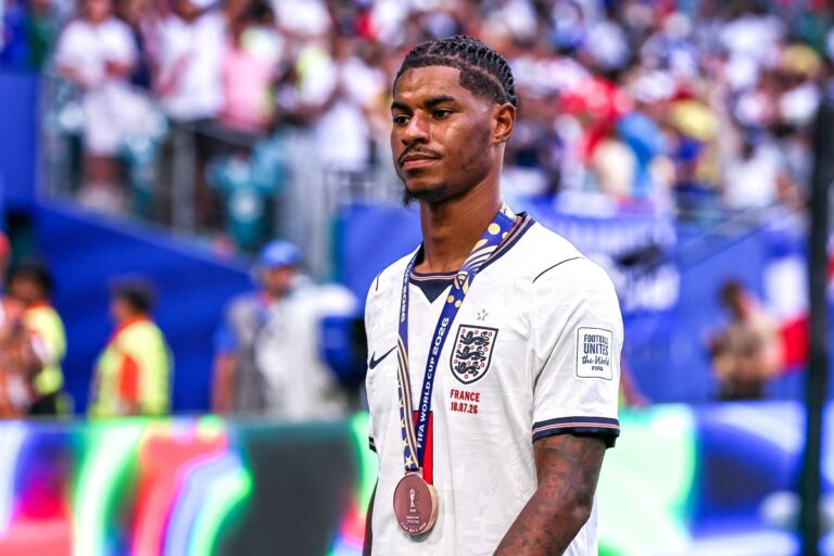 rashford-encerra-emprestimo,-volta-ao-united-e-se-despede-do-barcelona