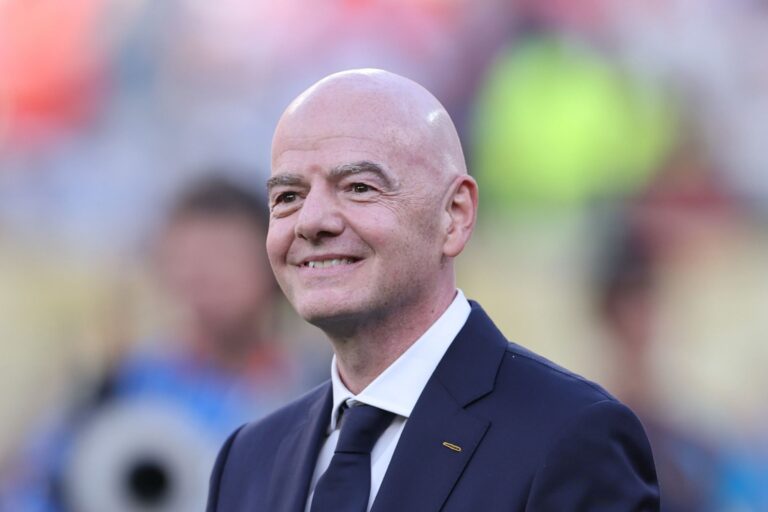 fifa-se-pronuncia-sobre-privatizacao:-futebol-nao-esta-a-venda