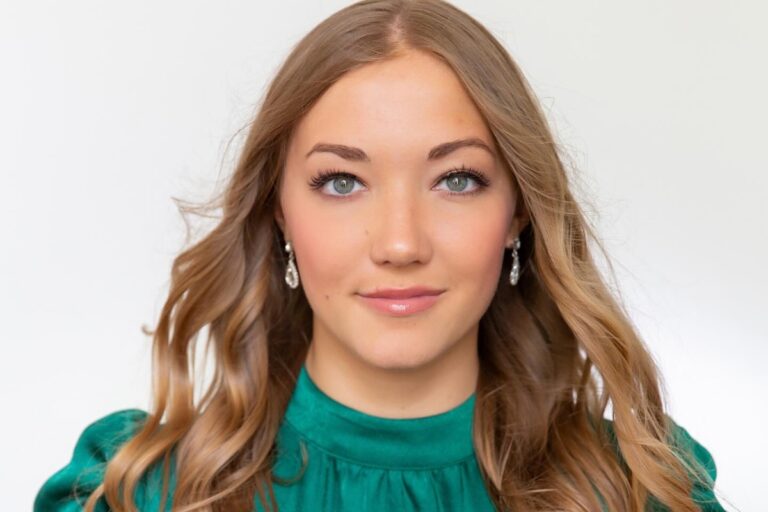 miss-brynn-carnesecca,-21-anos,-morre-um-mes-antes-do-concurso