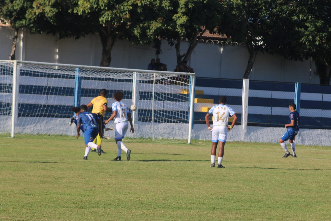 Itamaraju goleia e garante classificação antecipada no Intermunicipal 1 1000055718
