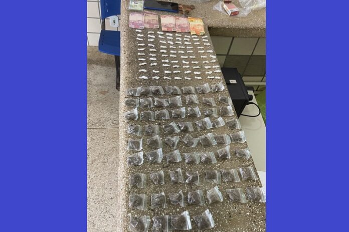 acao-da-pm-no-bairro-marotinho-termina-com-homem-preso-e-drogas-apreendidas-em-itamaraju