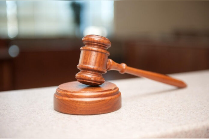 mae-e-condenada-apos-levar-ex-ao-tribunal-do-crime-por-abuso-contra-filha