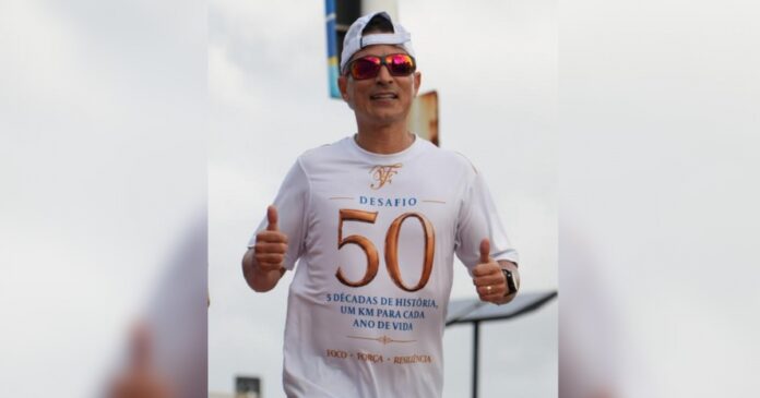 dentista-celebra-50-anos-com-ultramaratona-de-50-km-em-salvador-para-conscientizar-sobre-saude-bucal