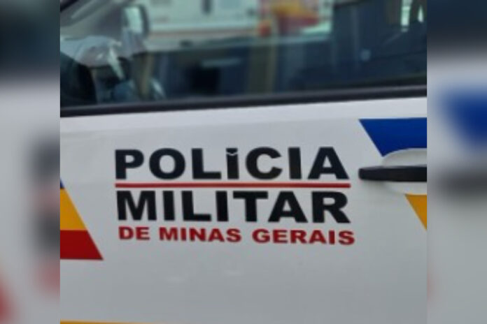 casal-e-preso-apos-deixar-bebe-sozinho-em-carro-para-ir-a-baile-funk