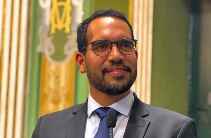 felipe-santana-solicita-licenca-da-camara-de-salvador-para-concorrer-a-deputado-estadual