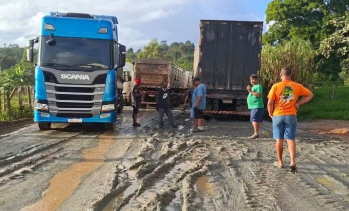 protesto-fecha-trecho-da-br-101-por-quase-cinco-horas