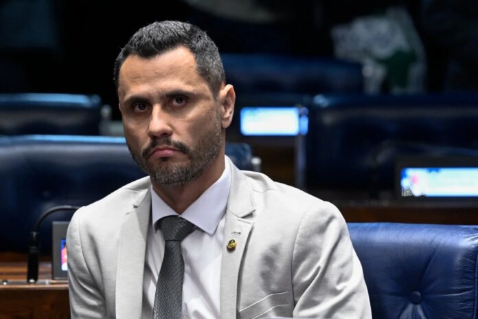 caso-cleitinho:-choro-ao-sair,-suplica-por-retorno-e-enfrenta-vexame