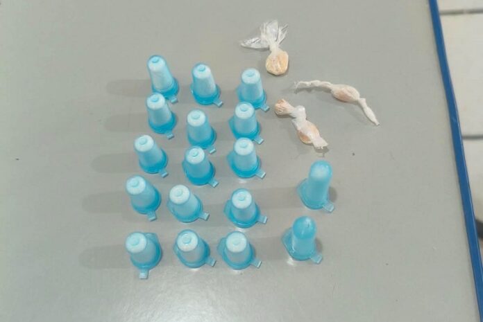 suspeito-foge,-deixa-saco-com-cocaina-em-itabata;-pm-apreende-drogas