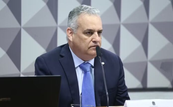 flavio-bolsonaro-anuncia-alfredo-gaspar-como-vice-na-chapa-presidencial