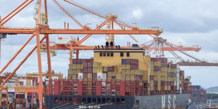 balanca-comercial-de-julho-registra-superavit-de-us$-7-bilhoes
