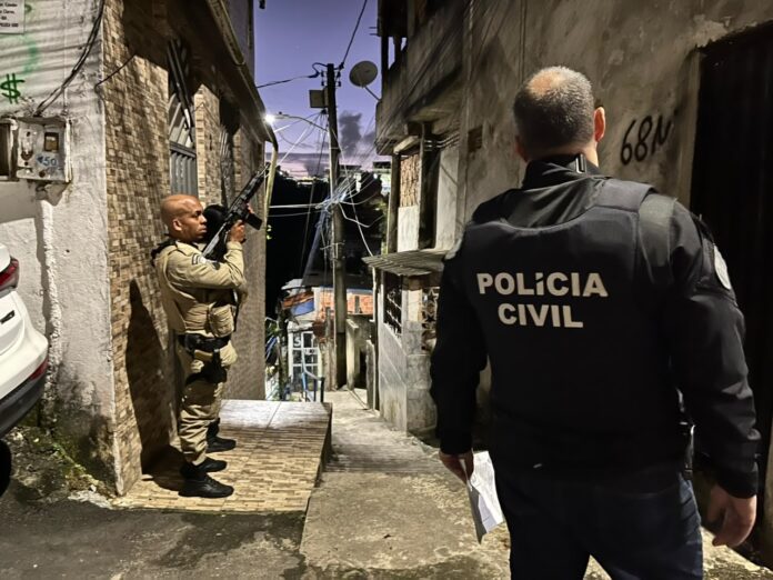 dois-suspeitos-sao-presos-em-operacao-contra-grupo-criminoso-de-cajazeiras