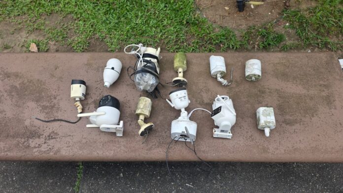 policia-militar-retira-88-cameras-instaladas-por-faccoes-em-bairros-de-salvador
