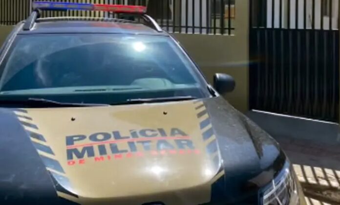 pm-e-acionada-apos-homem-de-calcinha-com-rosto-coberto-espiar-moradores