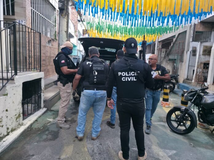 carta-premiada:-trio-suspeito-e-preso-em-salvador-por-fraudes-contra-idosos