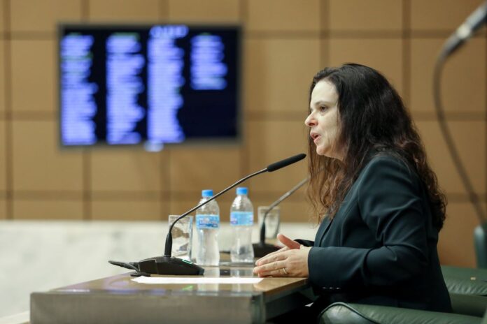 pp-confirma-candidatura-de-janaina-paschoal-a-deputada-federal