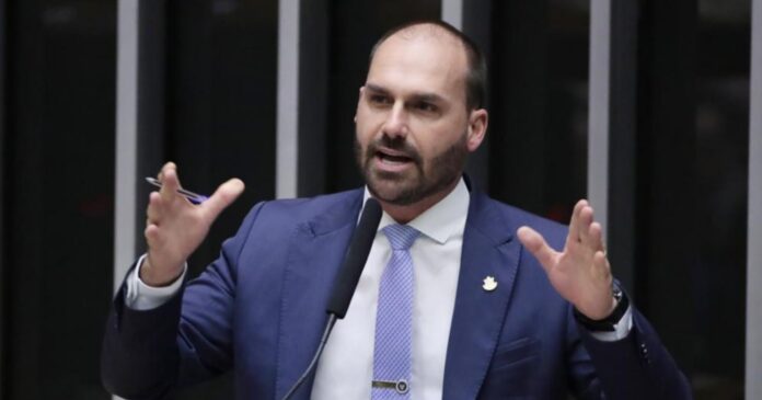 caixa-leiloa-apto-de-eduardo-bolsonaro-apos-inadimplencia